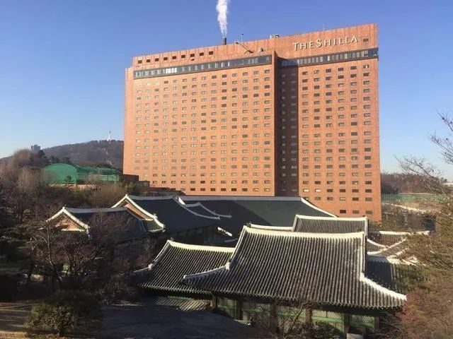 李富真|真正的白富美在干嘛？跟亲兄弟抢家产