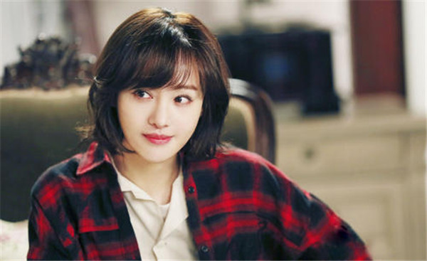 新剧开播无期郑爽搭档朱一龙白宇加入1921民国造型清纯亮眼