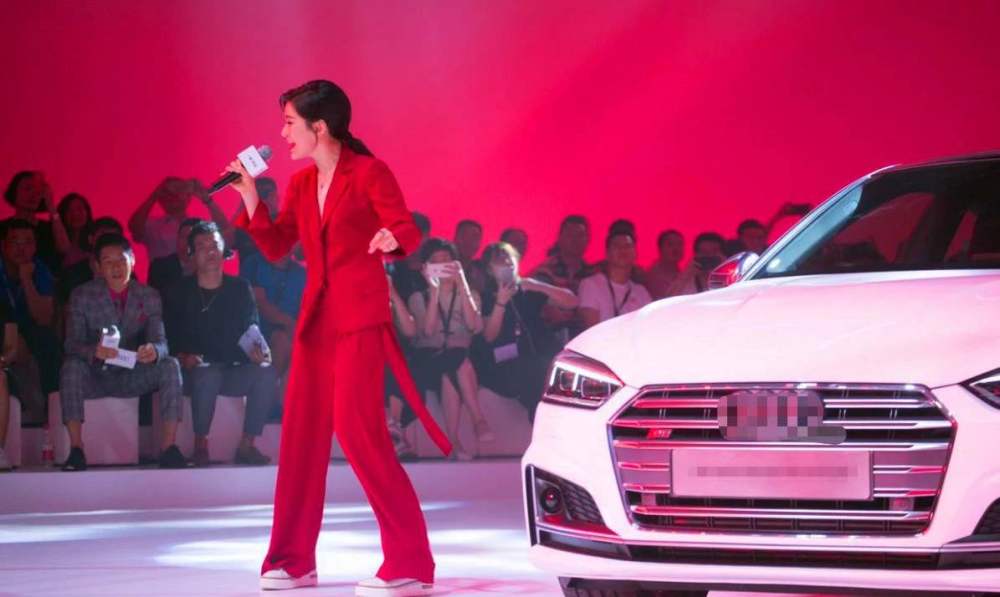 音乐人|收入比保洁员低、走红比登天难，他们堪称娱乐圈炮灰…