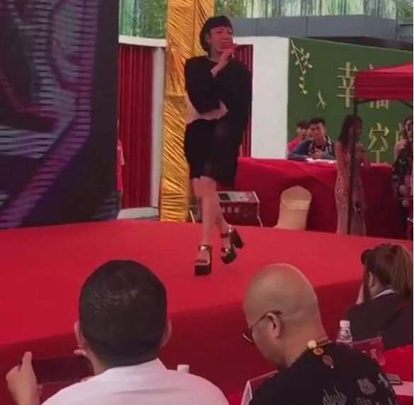 音乐人|收入比保洁员低、走红比登天难，他们堪称娱乐圈炮灰…