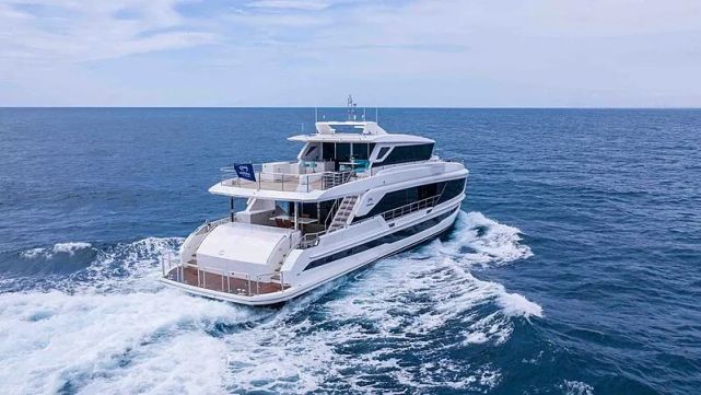 嘉鸿28米定制游艇fd90即将交付美国船东