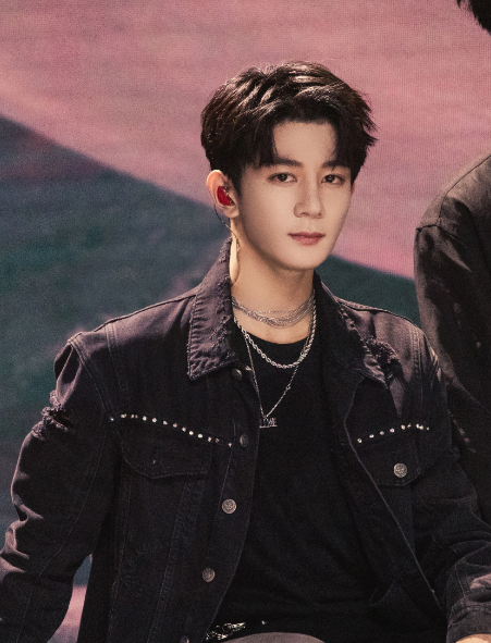 夏之光|任豪站出来道歉，夏之光恋情曝光帮背锅，网友第一时间关注周震南