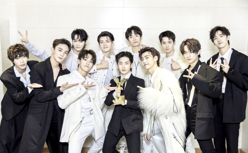 夏之光|任豪站出来道歉，夏之光恋情曝光帮背锅，网友第一时间关注周震南