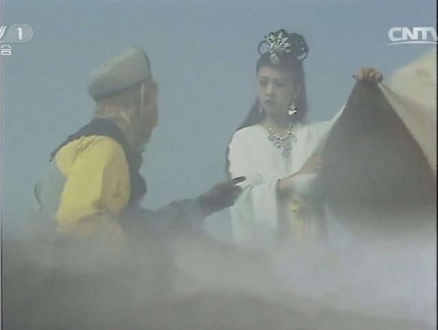 风婆婆的扮演者吕海玉家庭环境很好,父亲是当地机械厂的员工,家里人对