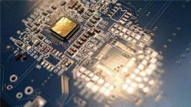 印度_科技|印度尖端芯片用牛粪造？自信表示能得到全球认可：无惧任何考验