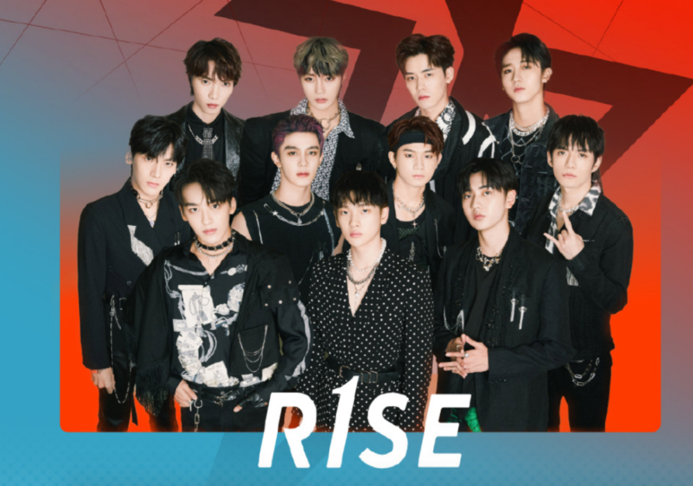 肖战|肖战疼爱的弟弟人设翻车！和女演员公然牵手，兄弟俩都被骂偶像失格