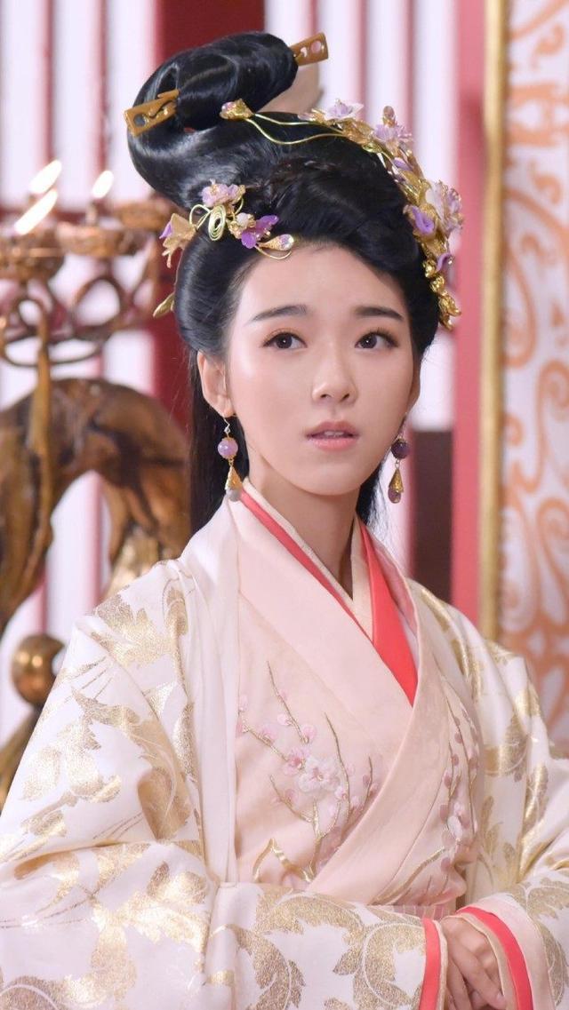 12星座前世的"深宫美人",天秤仙女下凡,而射手倾城国色!