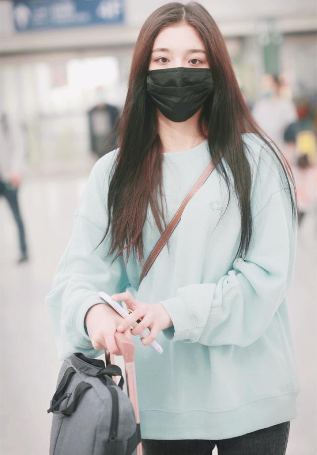 夏之光恋情女主角是她 00后新生代演员钟丽丽长这样 好甜蜜 腾讯新闻