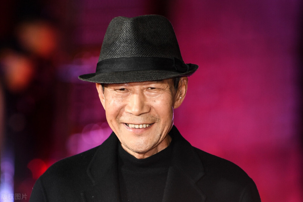 鱼翔|郭敬明发S卡事件，折射出国内演艺环境有多糟糕