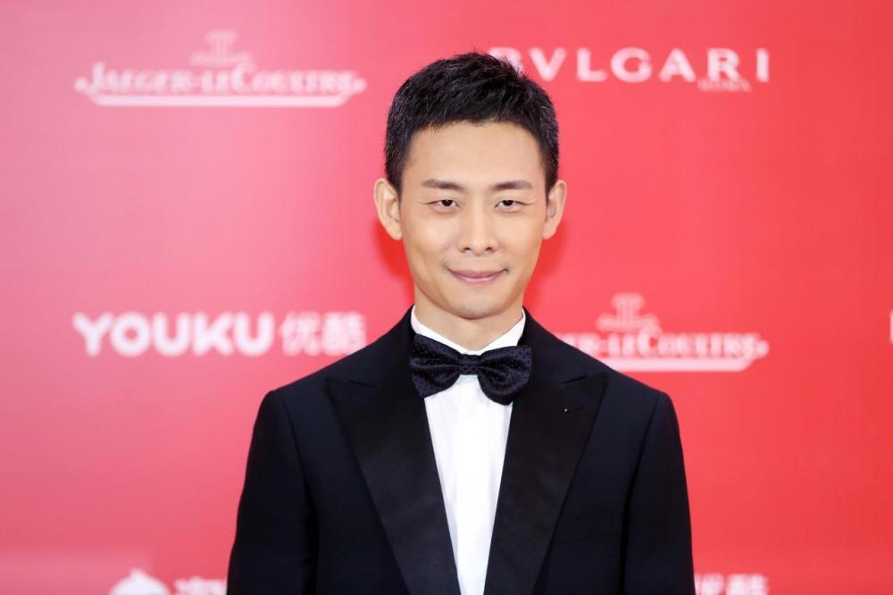 鱼翔|郭敬明发S卡事件，折射出国内演艺环境有多糟糕