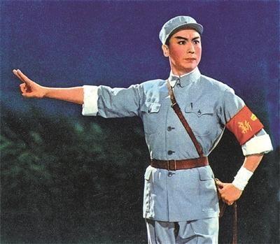 谭元寿|想起15年前，谭元寿先生饰演的刘备，在台上始终“带着”我这个孙尚香