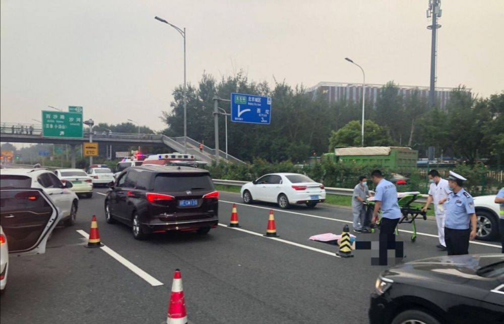 京藏高速公路|壹现场丨横穿京藏高速被撞亡事件 行人被认定主责