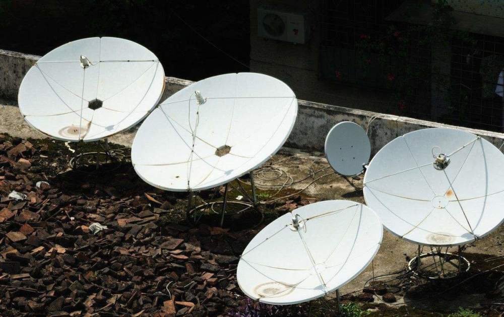 卫星锅|卫星锅能看到国外频道，为何国家禁止安装？危害比想象的大