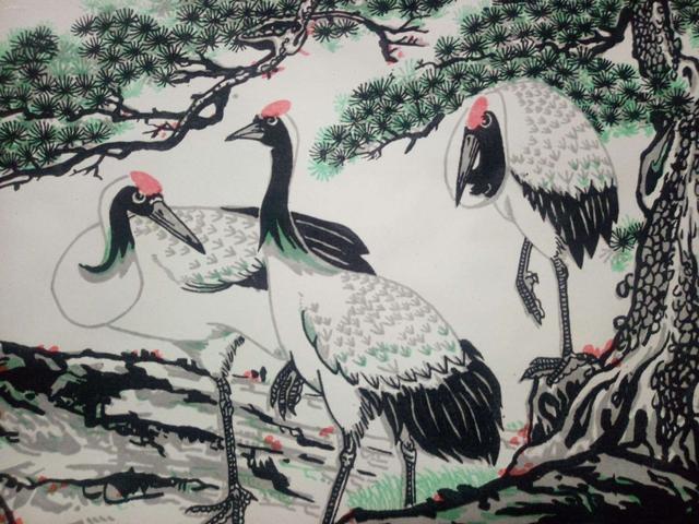 千秋岁月留青色,四季风霜展妙姿.