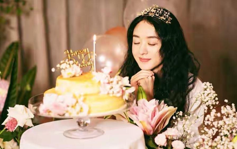 夏雨|夏雨为43岁袁泉送生日祝福，送香吻爱心撒狗粮，相爱20余年仍甜蜜