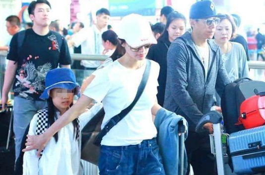 夏雨|夏雨为43岁袁泉送生日祝福，送香吻爱心撒狗粮，相爱20余年仍甜蜜