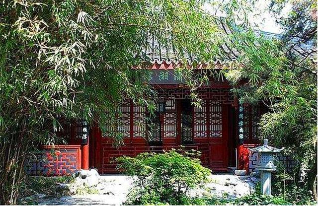 曹雪芹|以花喻人，以花达意，从《红楼梦》的描写看花草意象