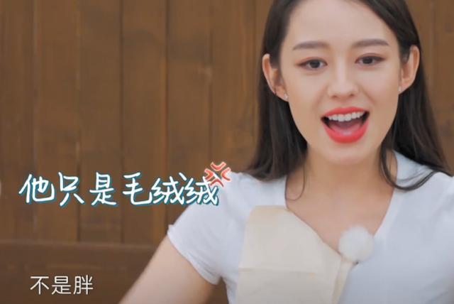 郎朗|吉娜官宣怀孕后郎朗首晒夫妻合照，吉娜挽着老公脖子腰部依旧纤细