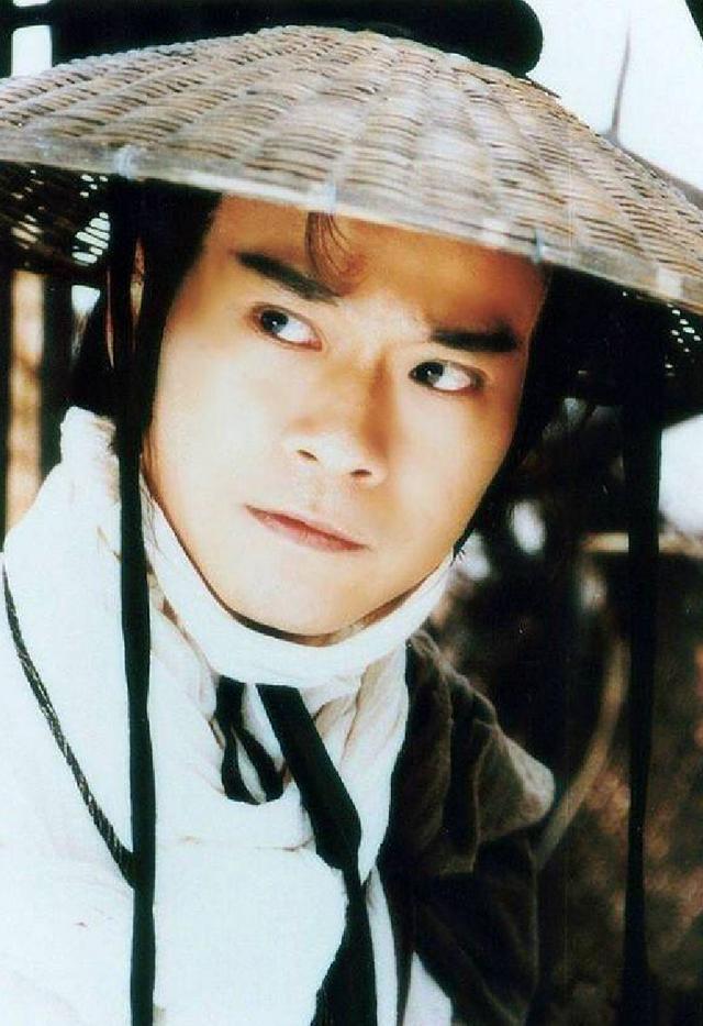 楚留香了,他将美男子一角色发挥的淋漓尽致,用吴孟达对他的一句评价就