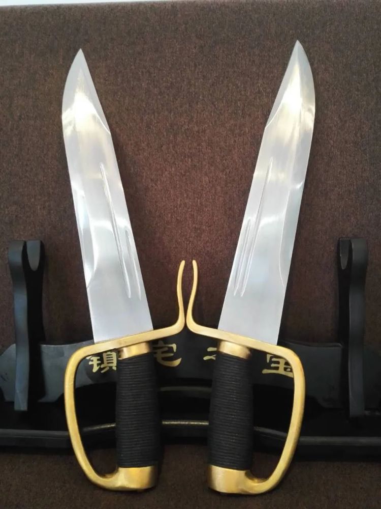 双刀|刀尖锐利，造型奇特的咏春派独门冷兵器——咏春双刀