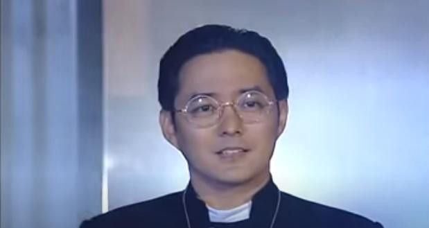 第八号当铺处于正义一方的白神父总是给人一种很邪恶的感觉