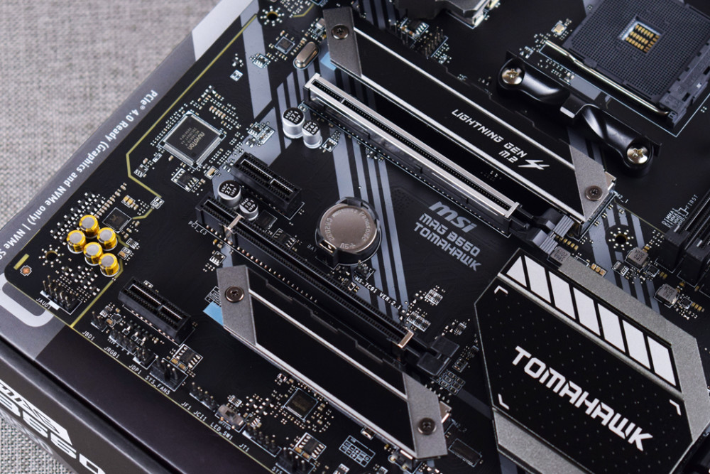 实用至上微星b550tomahawk主板开箱拆解测试