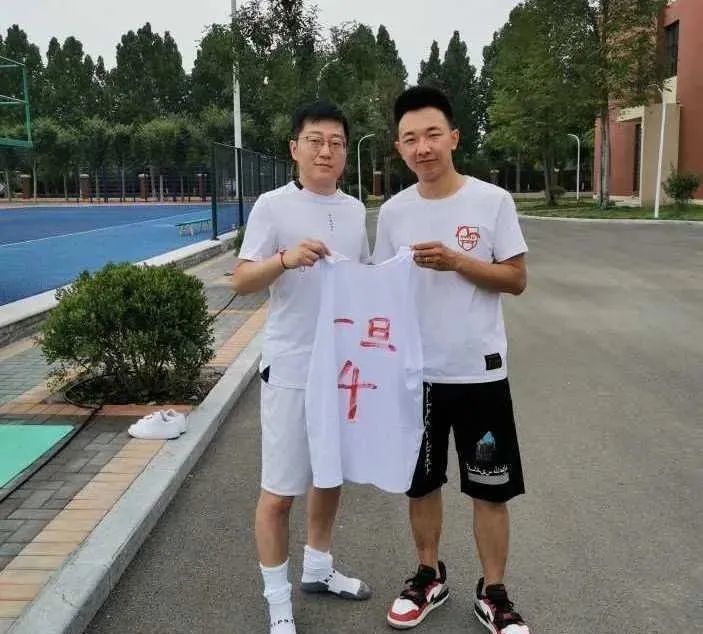 张策不再担任《朱一旦枯燥生活》的导演,双输还是双赢?