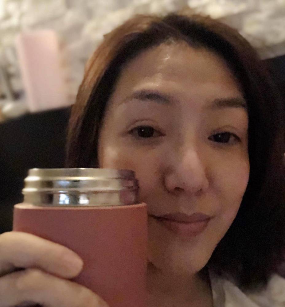 关宝慧|恭喜！52岁香港著名女星宣布迎来新恋情，曾为早点嫁人公开承认整容