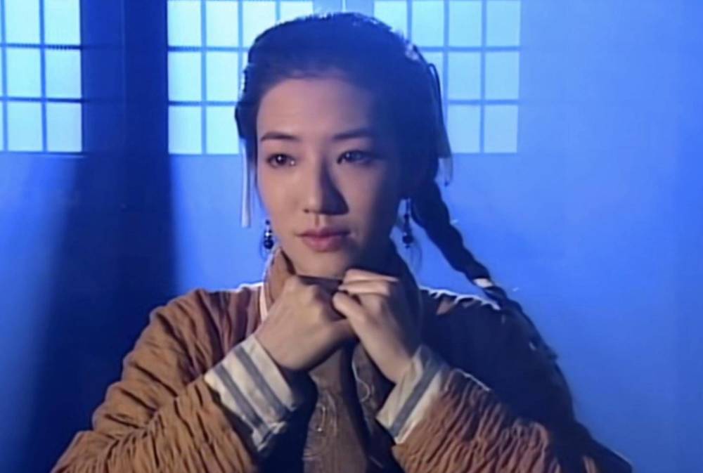 关宝慧|恭喜！52岁香港著名女星宣布迎来新恋情，曾为早点嫁人公开承认整容