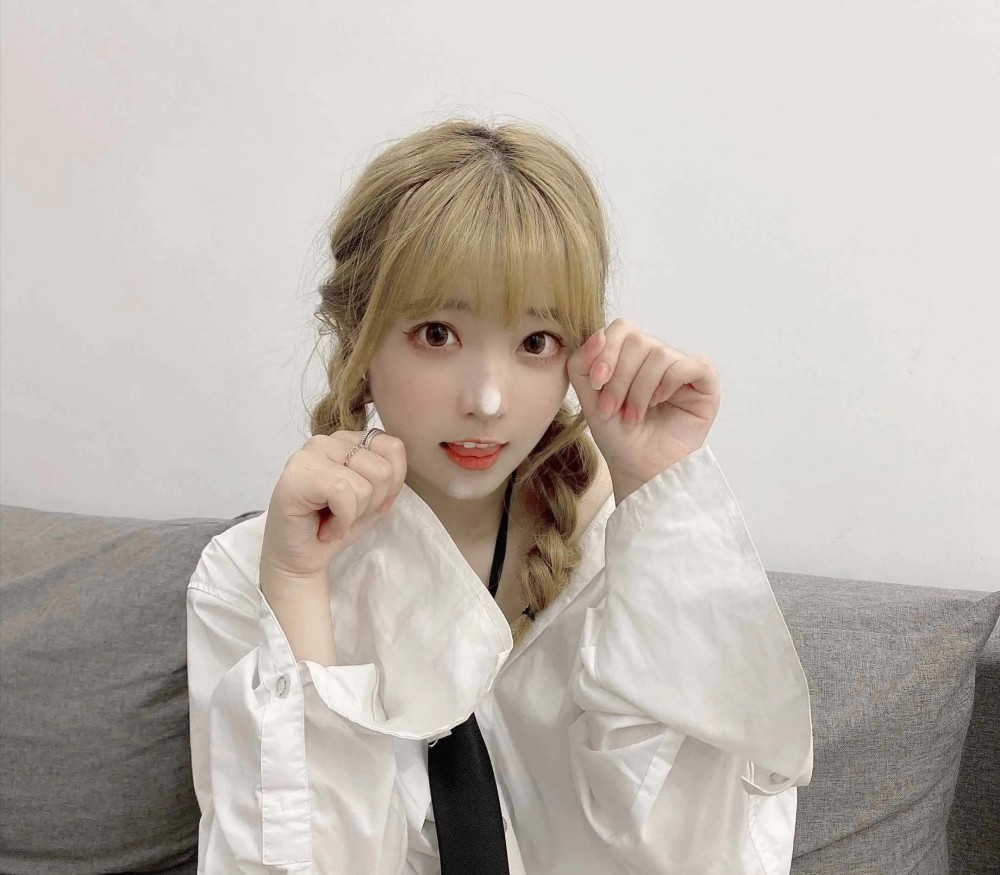 千万粉丝的女网红,p图有多狠?视频和照片能差出60斤