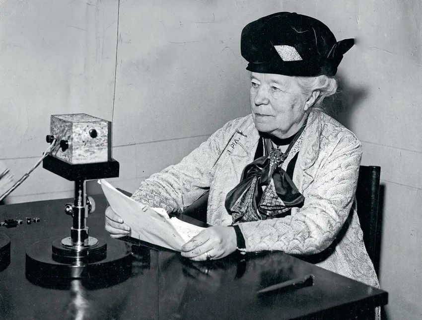 第一届诺贝尔文学奖得主 塞尔玛·拉格洛夫之后,每隔几年或十几年