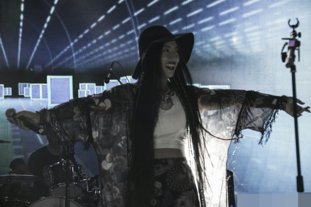 阿妹|佤族美女歌手阿妹因病去世，年仅32岁，曾是杨丽萍团队领舞