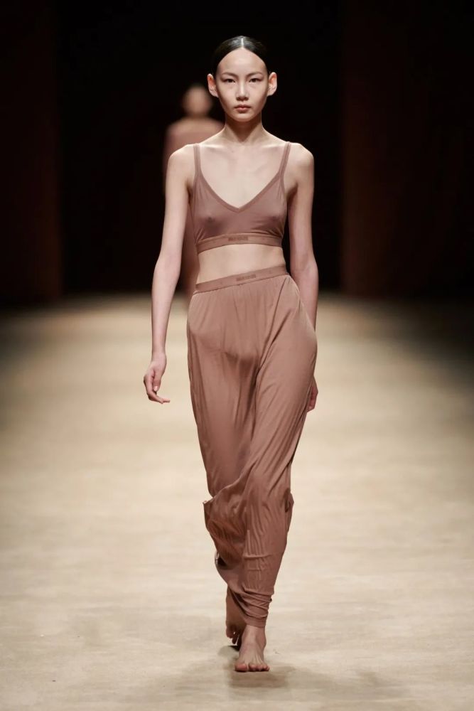 ss2021上海时装周中国时尚向阳而生