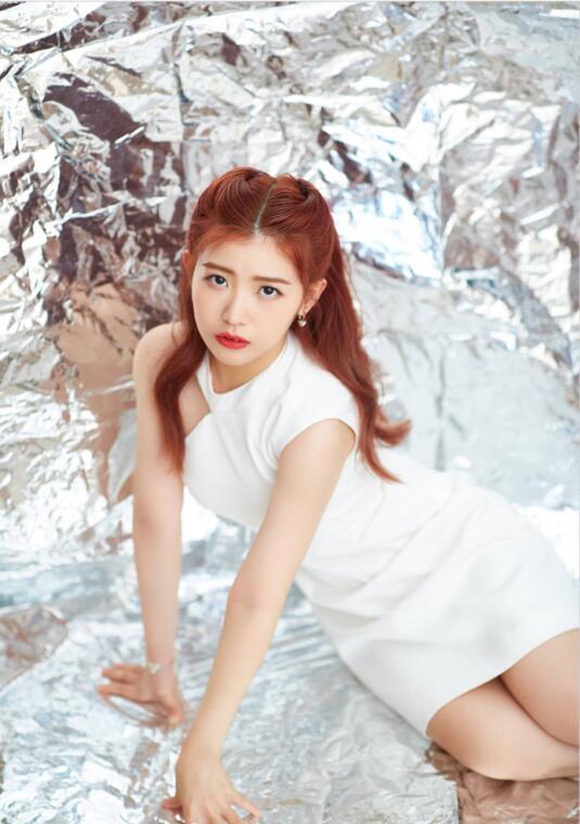 金鹰节开幕式|金鹰节开幕式晚会：谭松韵仙女、宋威龙皮肤差、沈梦辰脸肿，她惊艳亮相赢了