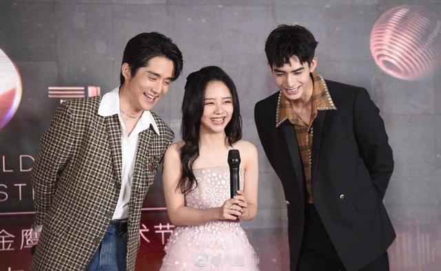 金鹰节开幕式|金鹰节开幕式晚会：谭松韵仙女、宋威龙皮肤差、沈梦辰脸肿，她惊艳亮相赢了