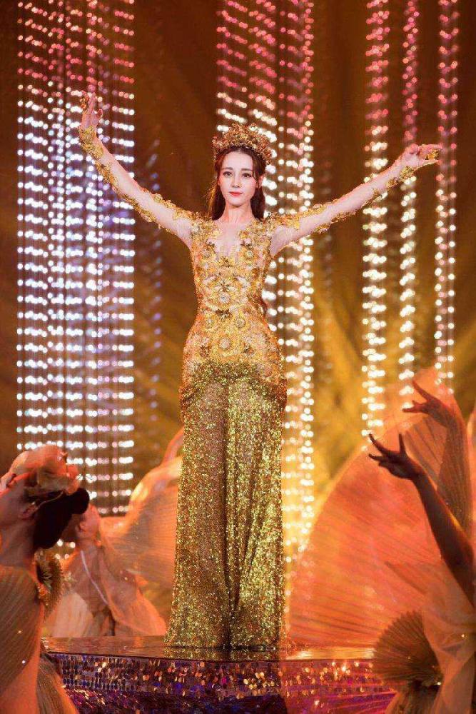 金鹰女神|宋茜金鹰女神造型显腰粗，她能否打破风光一时即扑街的女神魔咒？