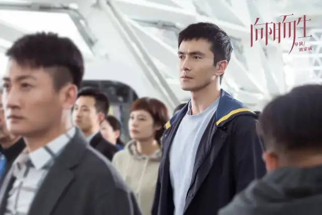 白百何|跟白百何比，蒋欣这回真的不太行…