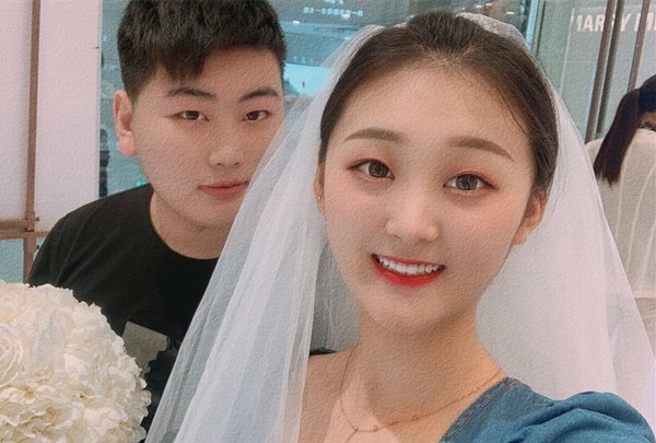 朱之文|大衣哥儿媳直播翻车，无视老公力捧亲弟弟！网友：小舅子太想火！