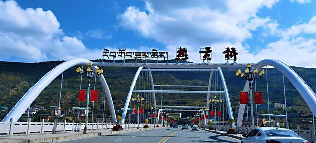 四口之家房车旅行到同仁市意见出现分歧看看到底听谁的