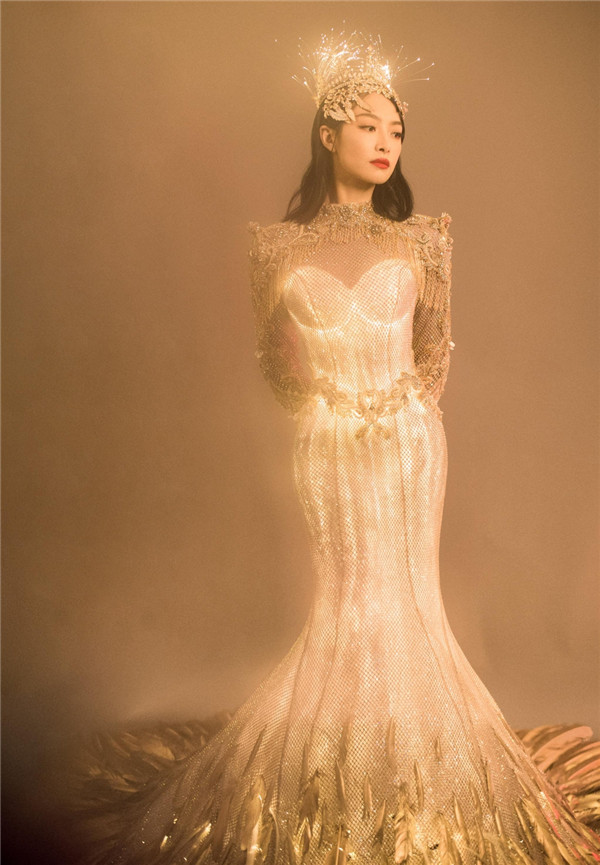 宋茜|金鹰战袍设计费120万？宋茜工作室不惧骂声晒精修照，生图对比惨烈