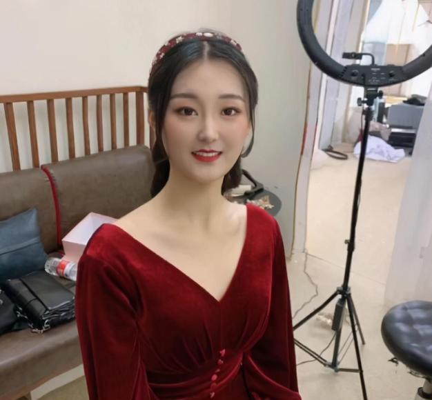 朱之文|朱之文儿媳删除和丈夫同框视频，婚后12天，人设营销开始了