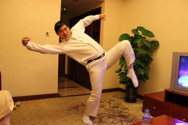 陈亚男|朱之文儿媳陈亚男，辞掉护士工作转做网红，是想成为第二个柳岩？