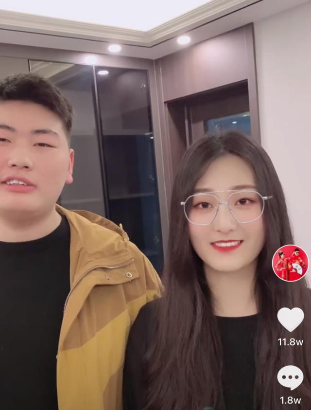 陈亚男|朱之文儿媳陈亚男，辞掉护士工作转做网红，是想成为第二个柳岩？