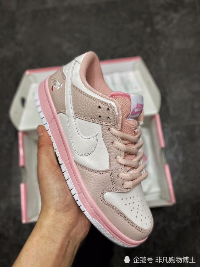 nikesbdunklowpigeonblack粉鸽子