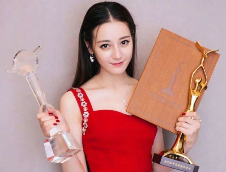 金鹰女神|金鹰女神这个奖项，宋茜应该是拿得悲喜交加，格外烫手吧