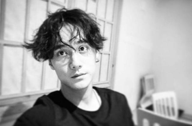 蒋劲夫|蒋劲夫前女友卸货成功，晒父女温馨同框，女儿鼻梁高挺很俊俏