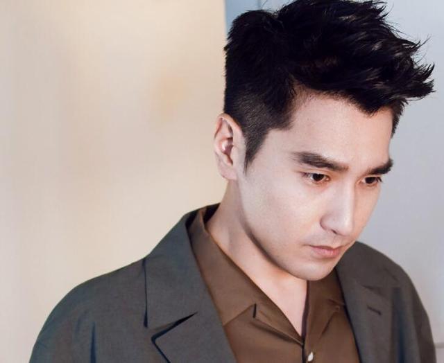 刘德华|刘德华、杨颖、郭敬明、成龙儿子贺岁档正面交锋，谁的胜算更大？