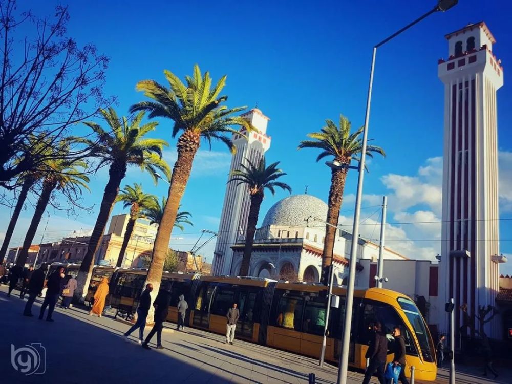 历史名城阿尔及利亚西迪贝勒阿巴斯有轨电车