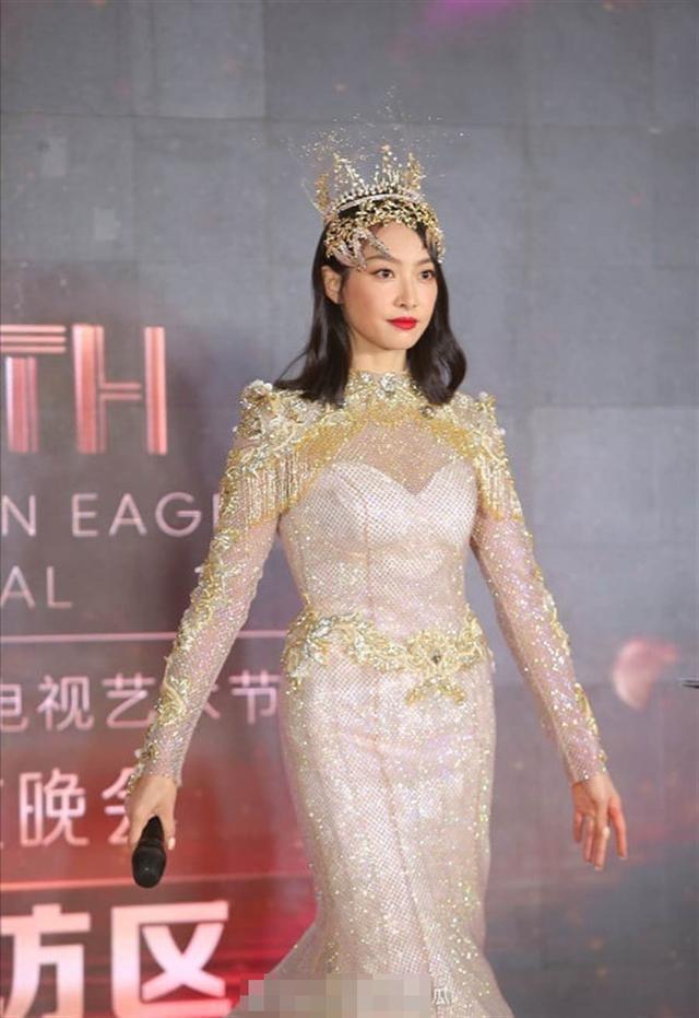 宋茜|金鹰奖上宋茜造型翻车，获封“史上最丰满金鹰女神”