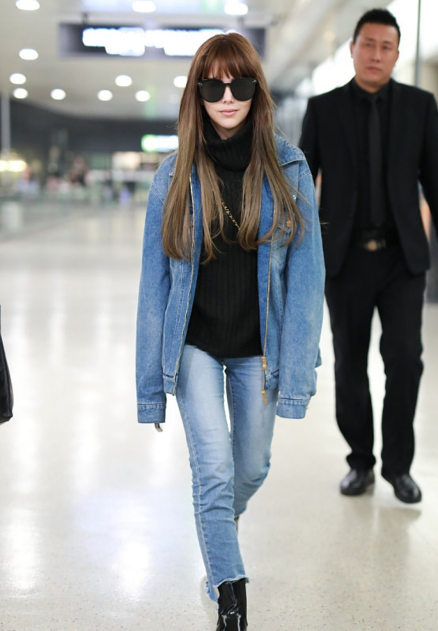 昆凌齐刘海亮相机场气场全开秒变女特工私下却是个萌妹子